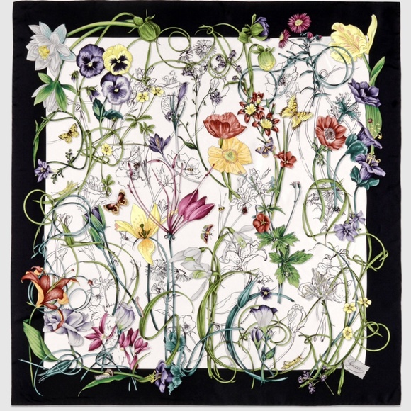 New Gucci Infinity Floral Print Silk Scarf with Gucci Gift Box - Picture 2 of 14